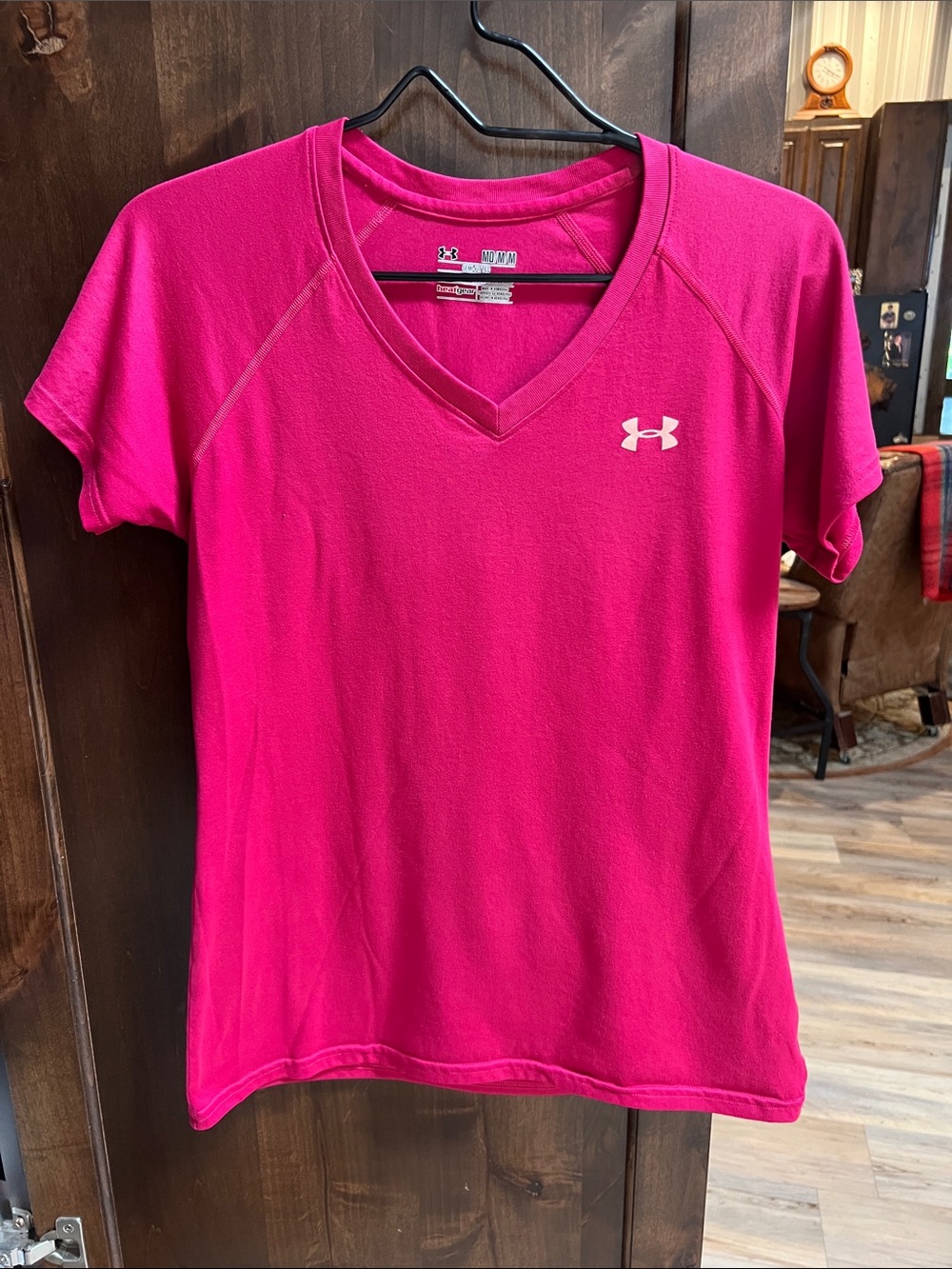 Under Armour Women’s Hot Pink/Magenta V-Neck Performance Tee